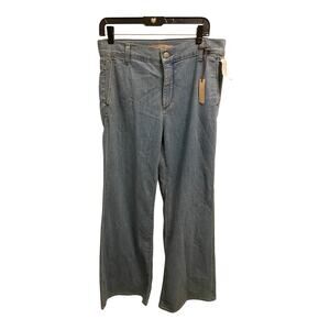 Vince Women's Size 12 Light Wash Flare Jeans Stretch Denim Trendy Western NWT